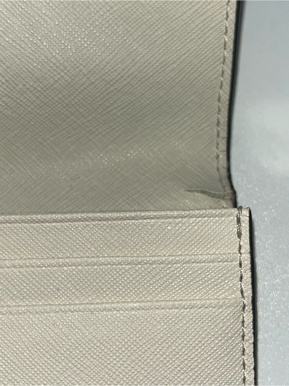 Michael Kors Off White Saffiano Leather Wallet - Picture 9 of 10